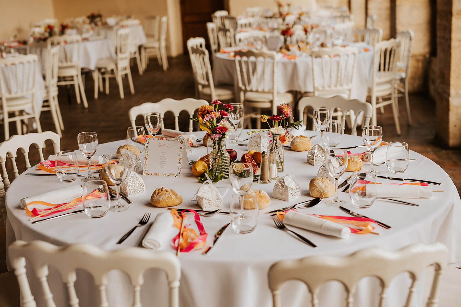 Enfant très chic au mariage